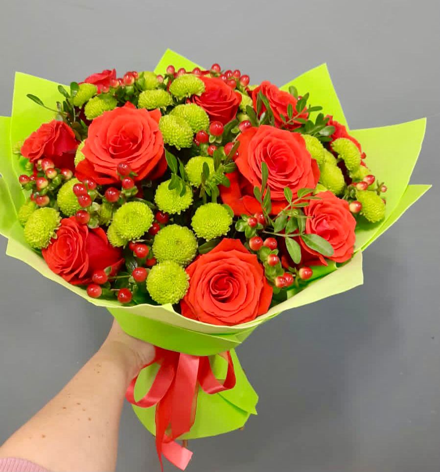 Букет цветов из: Хризантемы и Розы в Советске Кировской области