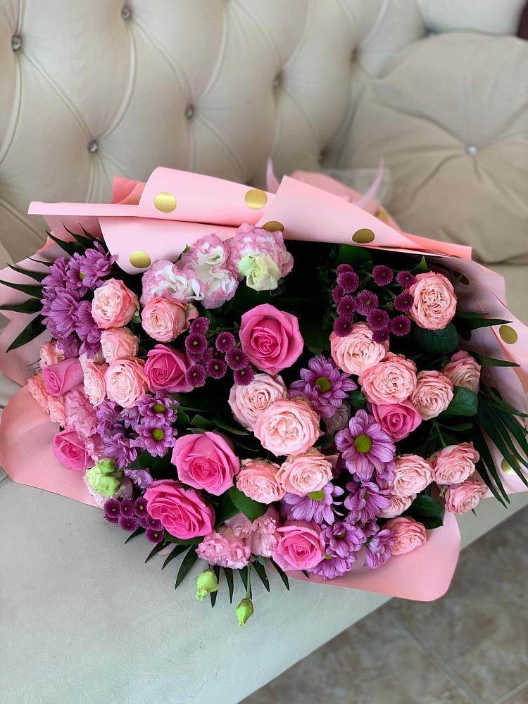 Букет цветов из: Хризантемы, Розы и Лизиантусы в Советске Кировской области