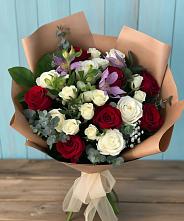 Букет цветов из:  Розы и Альстромерии в Советске Кировской области