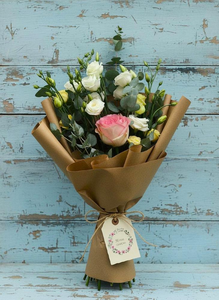 Букет цветов из: Розы и Лизиантусы в Советске Кировской области