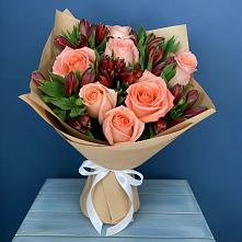 Букет цветов из:  Розы и Альстромерии в Советске Кировской области