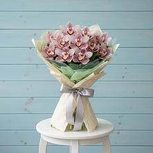 Букет цветов из:  Орхидеи и Розы в Советске Кировской области