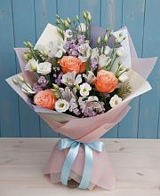 Букет цветов из:  Лизиантусы, Розы, Альстромерии и Гипсофила в Советске Кировской области