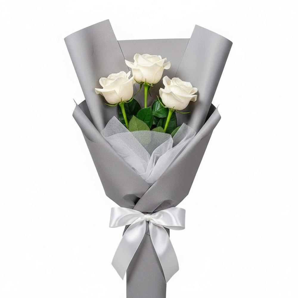 Букет 3 белые розы в Советске Кировской области