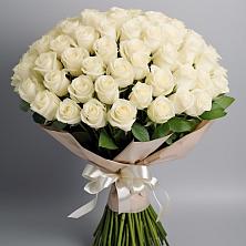 Букет 101 беля роза Белоснежка в Советске Кировской области