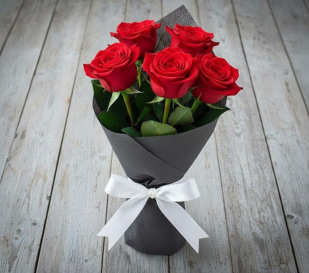 Букет 5 Красных роз Эдлесс Лав в Советске Кировской области