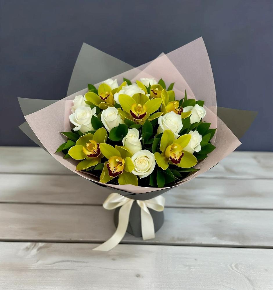 Букет цветов из: Орхидеи и Розы в Советске Кировской области