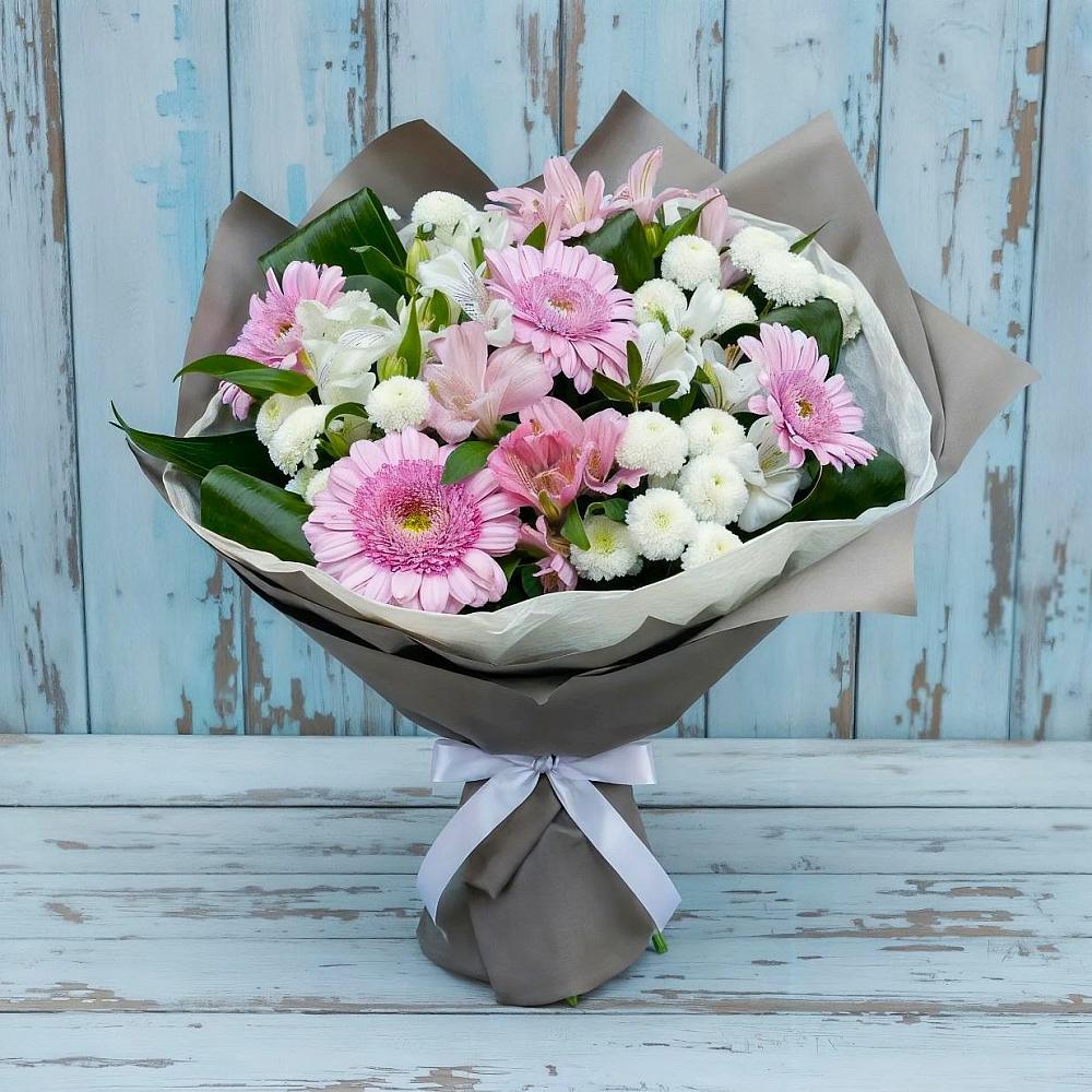 Букет цветов из: Герберы, Альстромерии и Хризантемы в Советске Кировской области