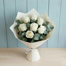 Букет Белые розы в Эвкалипте в Советске Кировской области