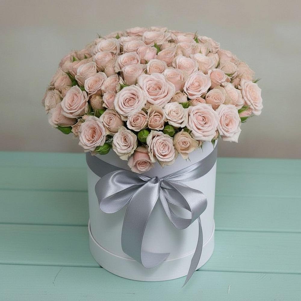 Цветочная композиция из Розы в шляпной коробке в Советске Кировской области